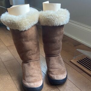 UGG  Australia Brown Leather Sheepskin Cuff Boots F19009H Women's Size 9